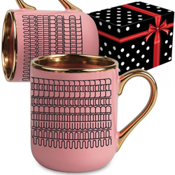 KUBEK BEZ CENZURY SP#ERDALAJ MIŁEGO DNIA A TERAZ WYP#ERDALAJ IDŹ PAN W CH#J PREZENT UKRYTY PRZEKAZ