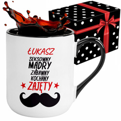 KUBEK NA DZIEŃ CHŁOPAKA PERSONALIZOWANY PREZENT UPOMINEK MIX WZORY z imieniem